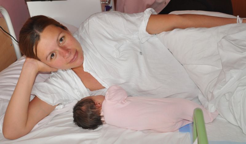 Fotografie (Andrea 2. týždeň po pôrode: Trampoty s dojčením)